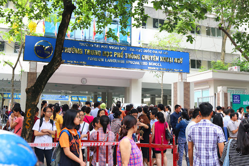 Trường THPT Chuyên Ngoại ngữ sẽ thi tuyển vào lớp 10 muộn so với công bố trước đó?