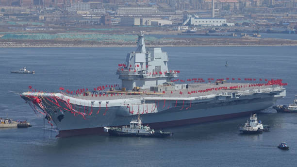 Tàu sân bay "001A" do Trung Quốc tự sản xuất. Ảnh: CCTV