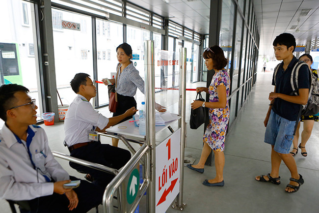 Khách đi buýt nhanh chủ yếu cho mục đích đi làm, trong khi với các tuyến buýt thường, số khách là học sinh, sinh viên chiếm đến gần 80%.