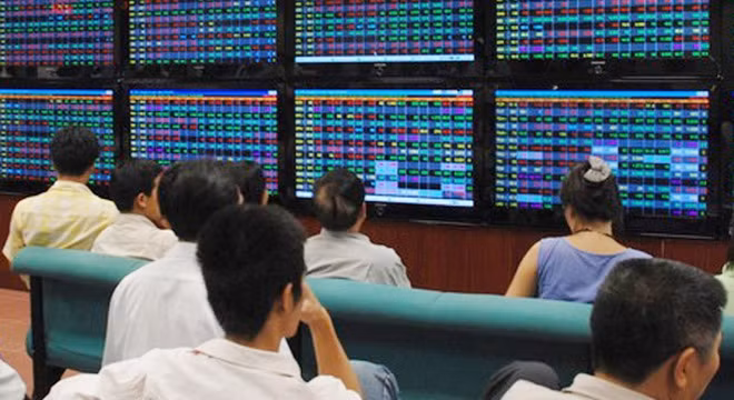 Khối ngoại dừng bán tháo, VN-Index vượt mốc 545 điểm