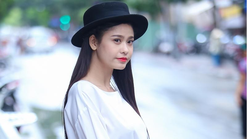 Trương Quỳnh Anh hóa quý cô sành điệu trên phố