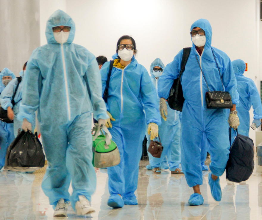 Tỉnh Bình Định đã tổ chức 7 chuyến bay, đón tổng cộng 1.322 người về quê. Ảnh: Trương Định