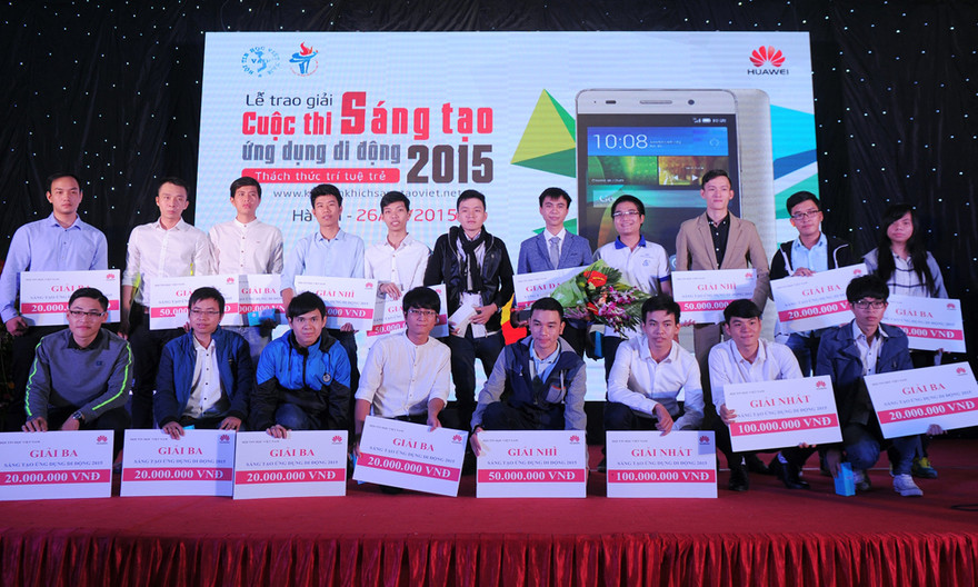 Các sinh viên đoạt giải.