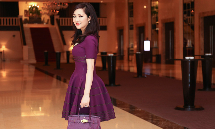 Giáng My mặc váy xòe gợi cảm như thiếu nữ