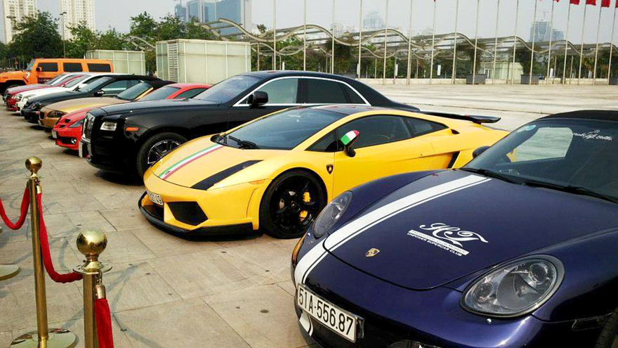 Đoàn xe sang xuất hiện tại một sự kiện ở Trung tâm Hội nghị Quốc gia (Hà Nội). Ảnh: L.H.Việt