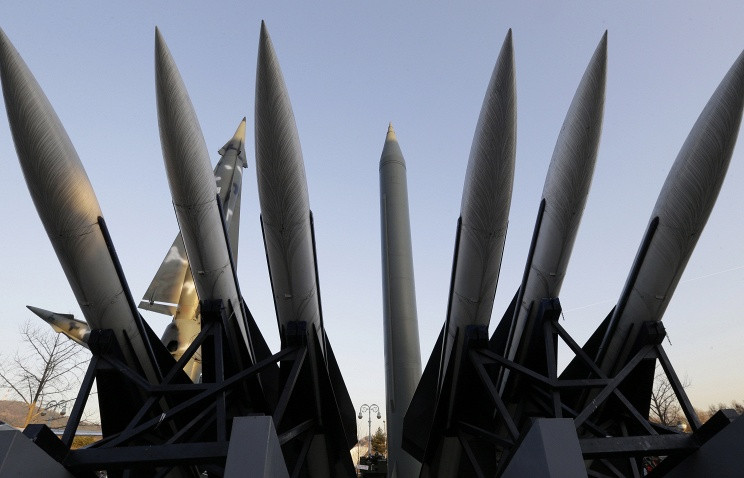 Kim Jong-un giám sát cuộc tập trận tên lửa