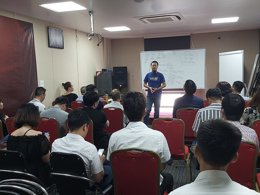 Một buổi đào tạo của CLB Hành trình triệu đô