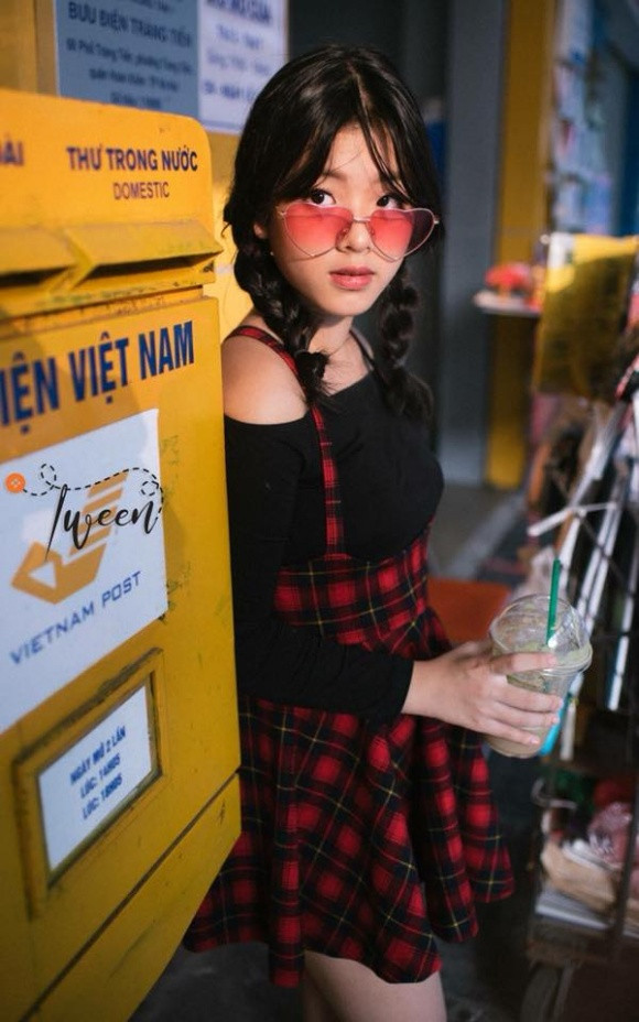 Con gái của nghệ sĩ Chiều Xuân khoe nhan sắc xinh đẹp.