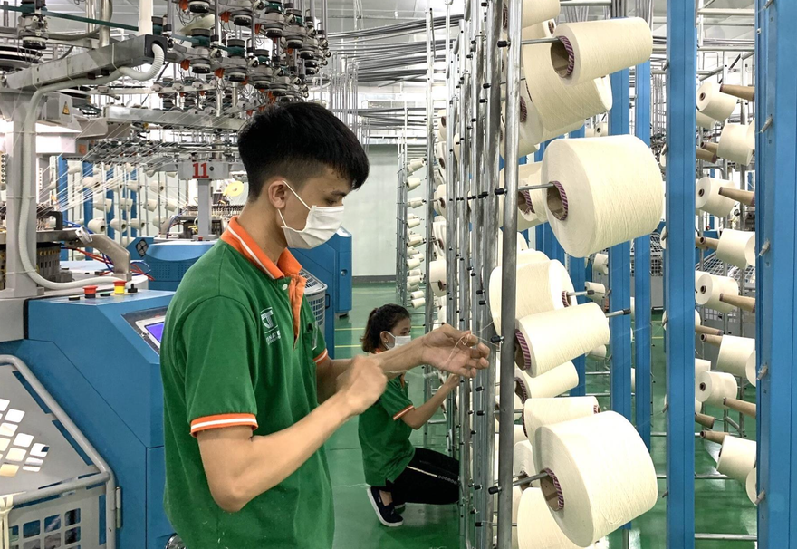 Thiếu nhân lực được cho là thách thức lớn với doanh nghiệp khi kinh tế mở cửa trở lại. Ảnh: VGP