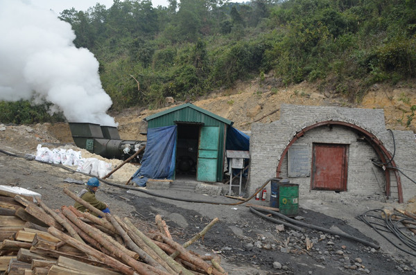 Hiện trường vụ cháy lò than khiến 6 người tử vong