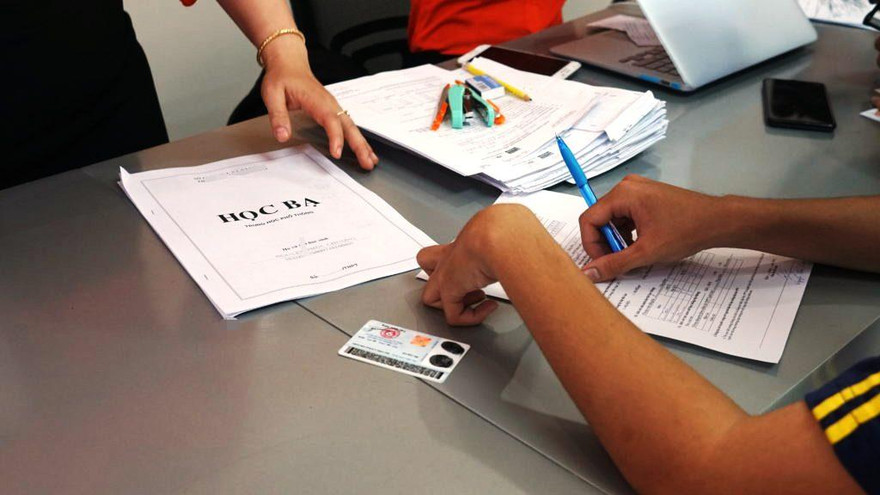 Sở GD&ĐT tỉnh TT-Huế vừa có văn bản yêu cầu các phòng GD&ĐT chấn chỉnh tình trạng chậm giao trả học bạ cho học sinh học xong THCS xảy ra ở một số trường học