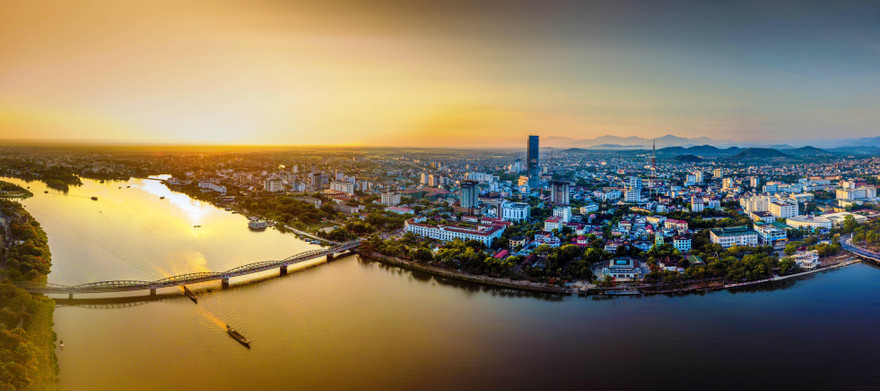 Nếu được mở rộng, thành phố Huế sẽ rộng gấp 4 lần so với đô thị Huế hiện hữu. Ảnh: Văn Đình Huy
