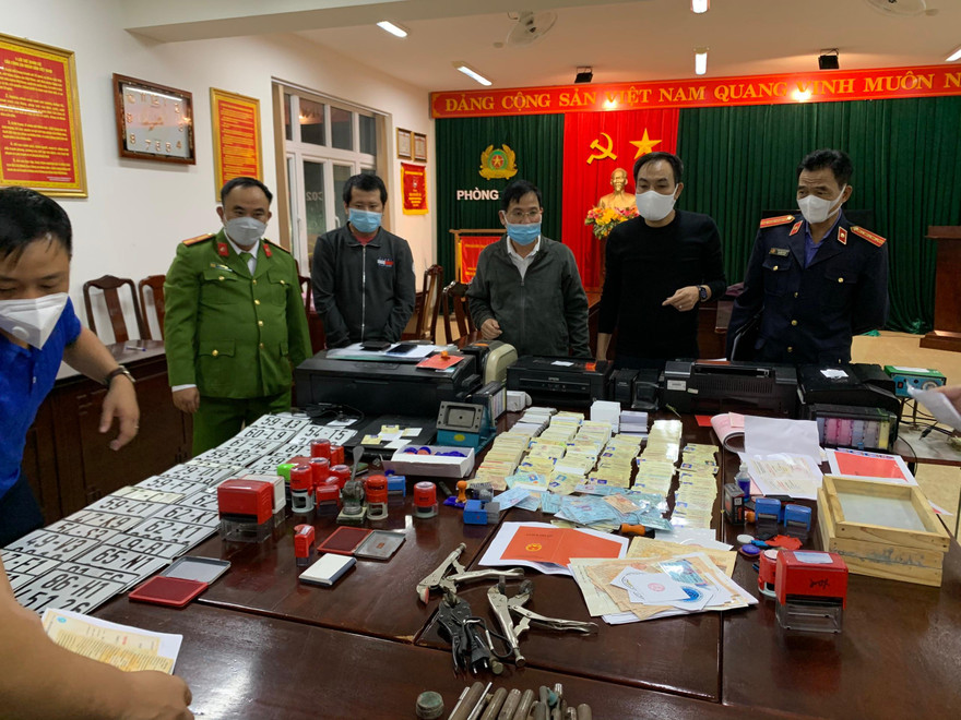 Công an TT-Huế thu giữ nhiều tang vật liên quan vụ án