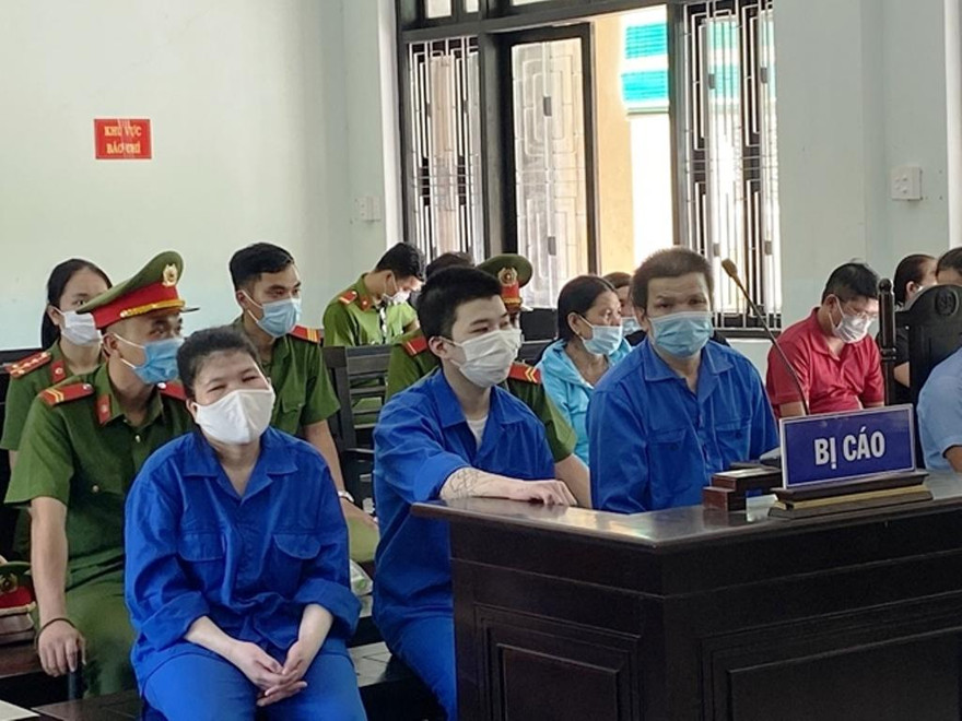 Các bị cáo tại tòa. Ảnh Hải Lan