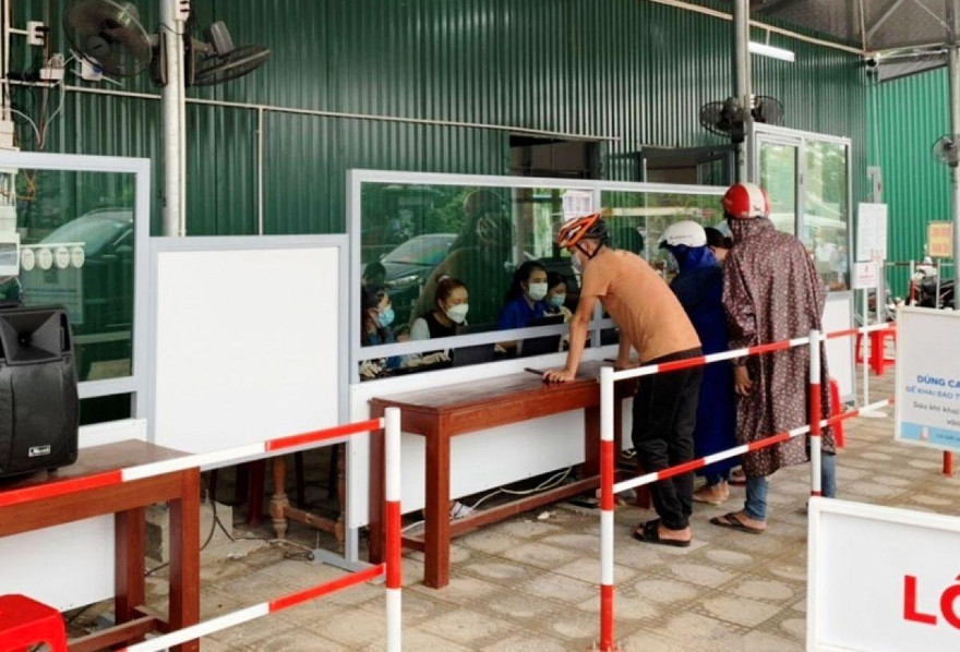 Người dân khi vào địa bàn TT-Huế không phải qua phê duyệt của chính quyền tỉnh như trước đây mà chỉ cần khai báo y tế trực tuyến, cấp mã QR