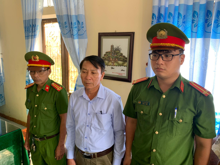 Đối tượng Hồ Quang Hóa.