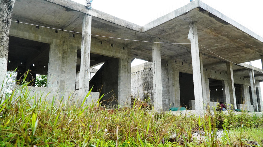 "Món quà” 3 tỷ của doanh nghiệp hứa tặng là khối công trình dang dở trong khuôn viên trường THCS Phong Hiền bấy nay