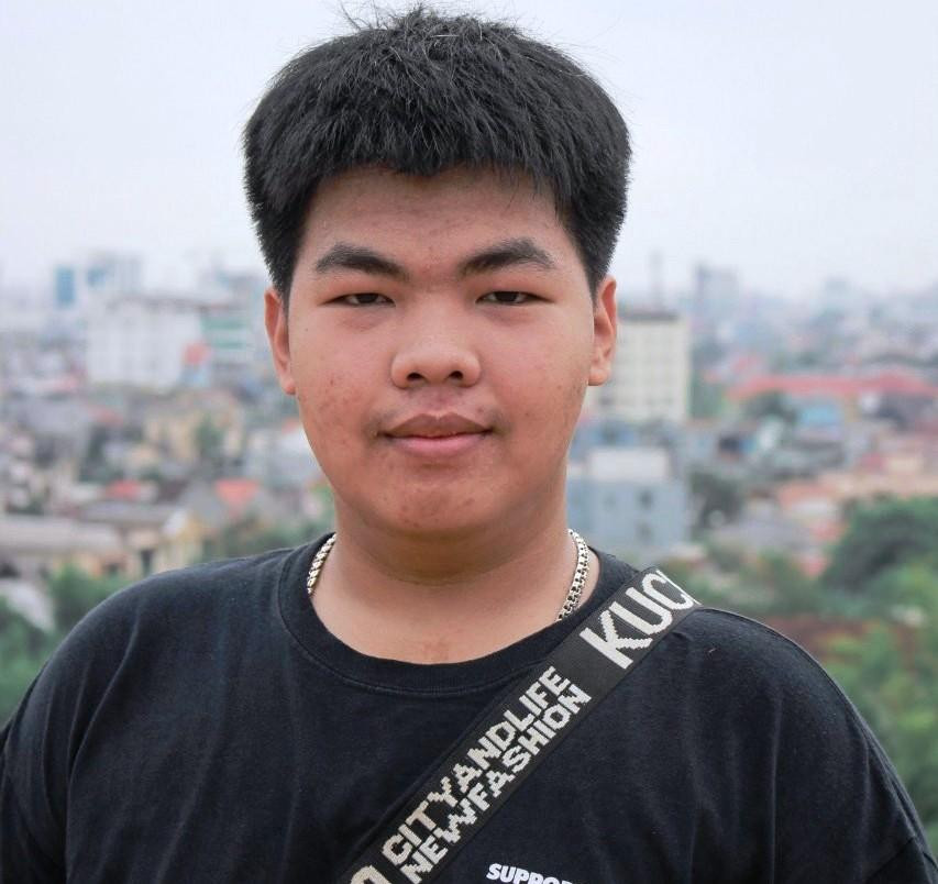 "Cậu bé điểm 10" Lê Quang Huy, học sinh Trường THPT Nguyễn Huệ, Huế Ảnh: NVCC