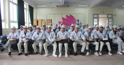 Lao động Việt Nam đi làm việc theo chương trình EPS