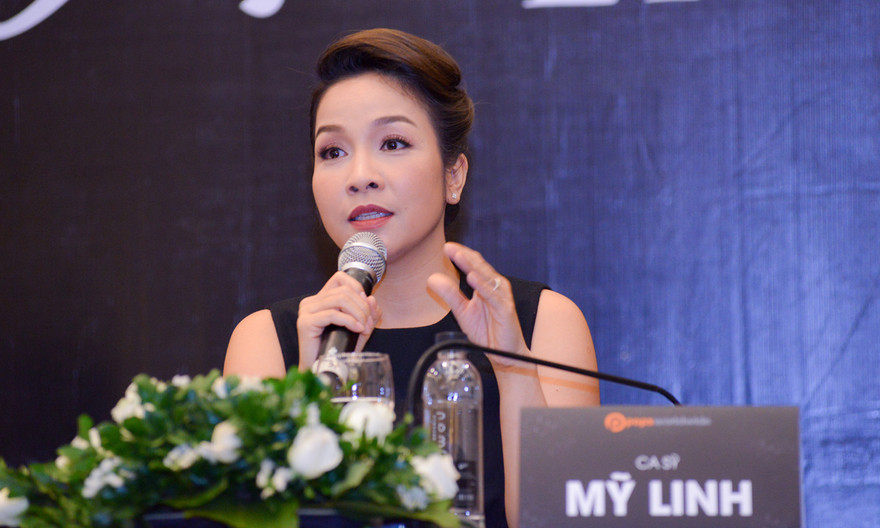 Ca sĩ Mỹ Linh trong buổi họp báo chiếu 14/1.