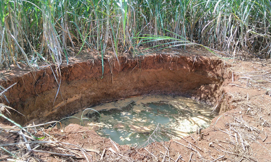 Hiện trường sụt lún. 