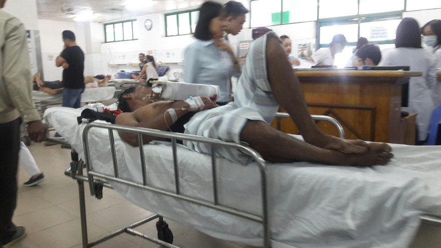 Các nạn nhân bị chém trọng thương và đang được cấp cứu