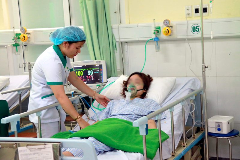 Cả 4 cô gái được đưa vào bệnh viện cấp cứu kịp thời và may mắn thoát nạn