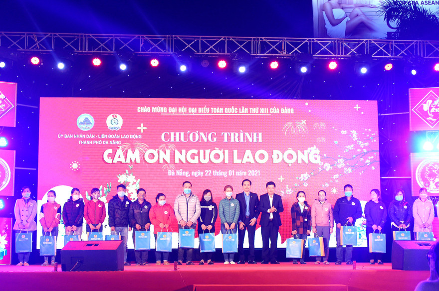 Trong dịp Tết Nguyên đán Tân Sửu, LĐLĐ TP sẽ trao hàng ngàn suất quà Tết cho người lao động khó khăn