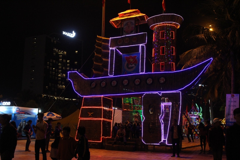 Hội trại Tổ quốc nhìn từ biển với sự tham gia của 1400 ĐVTN. Ảnh: Giang Thanh