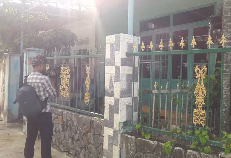 Hiện trường xảy ra vụ án mạng khiến 2 người chết và 1 người bị thương trên đường Tôn Đản (phường Hòa Phát, quận Cẩm Lệ, Đà Nẵng. Ảnh: Giang Thanh