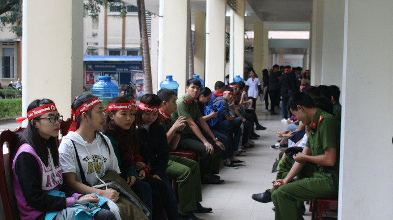 Hơn 1000 bạn trẻ Đà Nẵng hào hứng tham gia Chủ Nhật Đỏ 2018. Ảnh: Văn Tuấn