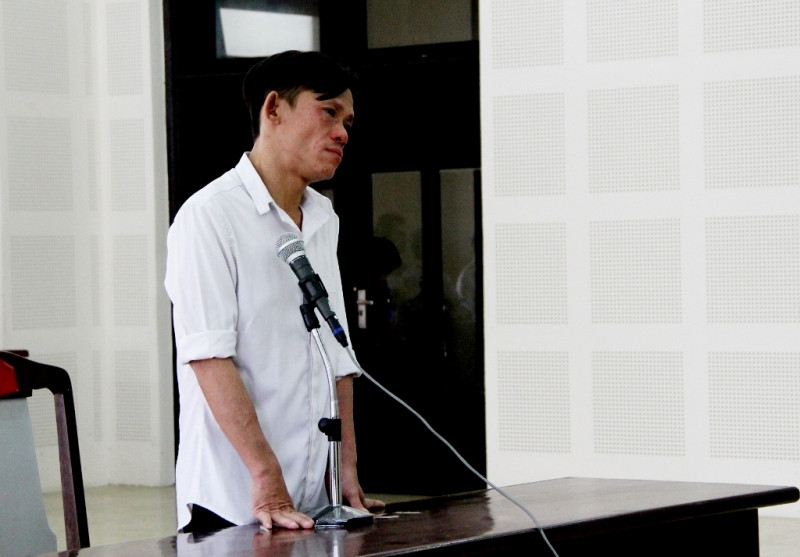 Bị cáo Quách Thanh Hải tại phiên tòa sơ thẩm sáng 27/3. Dù được cho tại ngoại để điều trị HIV, bị cáo vẫn tiếp tục buôn bán ma túy trái phép