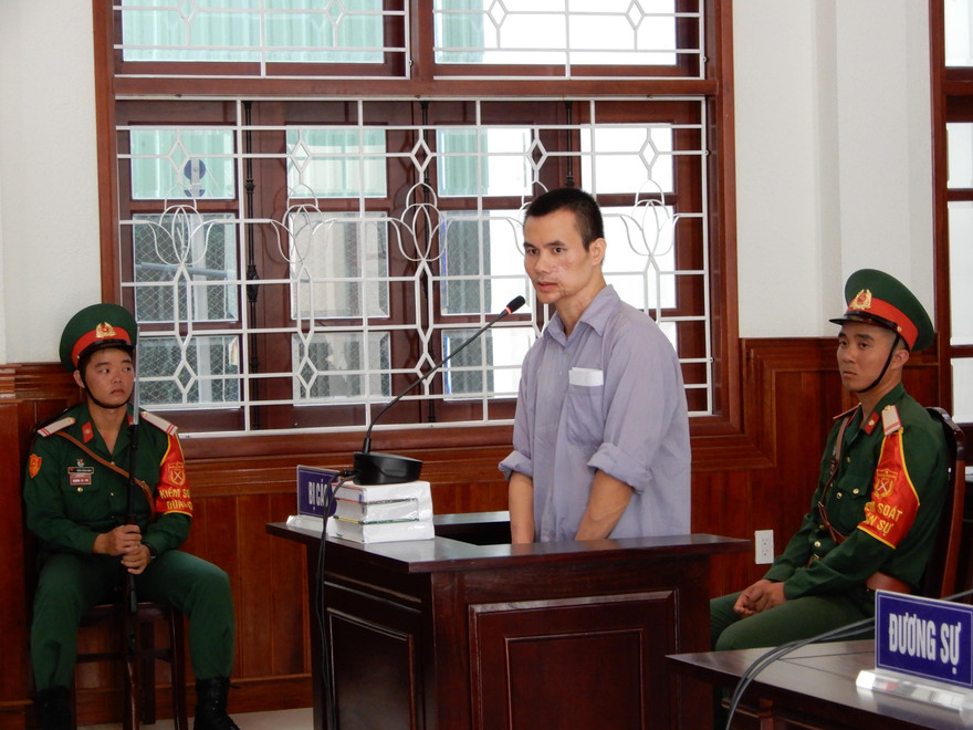 Khai nhận toàn bộ hành vi gây án trước toà, bị cáo Bùi Chí Hiếu tỏ ra ăn năn, hối hận, xin lỗi gia đình nạn nhân và mong được giảm nhẹ hình phạt.