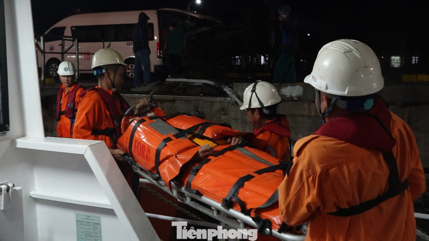 Trung tâm Phối hợp Tìm kiếm, Cứu nạn Hàng hải khu vực II cho biết vừa cấp cứu kịp thời một ngư dân bị tai biến khi đang đánh bắt trên biển