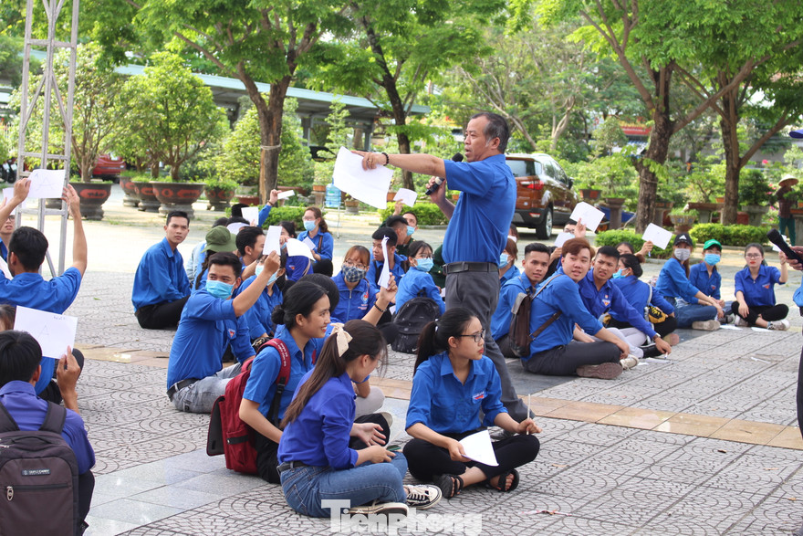 250 thủ lĩnh Đoàn trên địa bàn Đà Nẵng đã tham gia hiến kế, đề xuất những sáng kiến, giải pháp để thúc đẩy hoạt động khởi nghiệp, lập nghiệp; phát triển công tác Đoàn và phong trào thanh thiếu nhi trên địa bàn. Ảnh: Giang Thanh