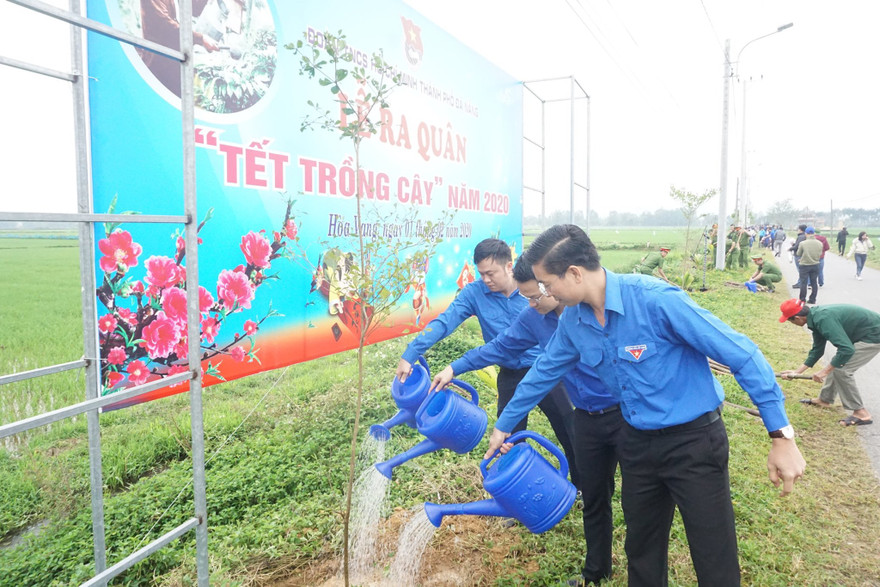 Trong năm 2020, Tuổi trẻ Đà Nẵng sẽ phấn đấu trồng khoảng 20.000 cây xanh để góp phần tạo cảnh quan môi trường xanh – sạch – đẹp