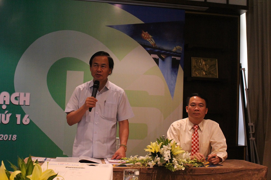 GS.TS Nguyễn Lân Việt, Chủ tịch Hội Tim mạch học Việt Nam và PGS.TS Phạm Mạnh Hùng, Tổng thư ký Hội, chủ trì họp báo Đại hội tim mạch toàn quốc lần thứ 16. Ảnh: Giang Thanh