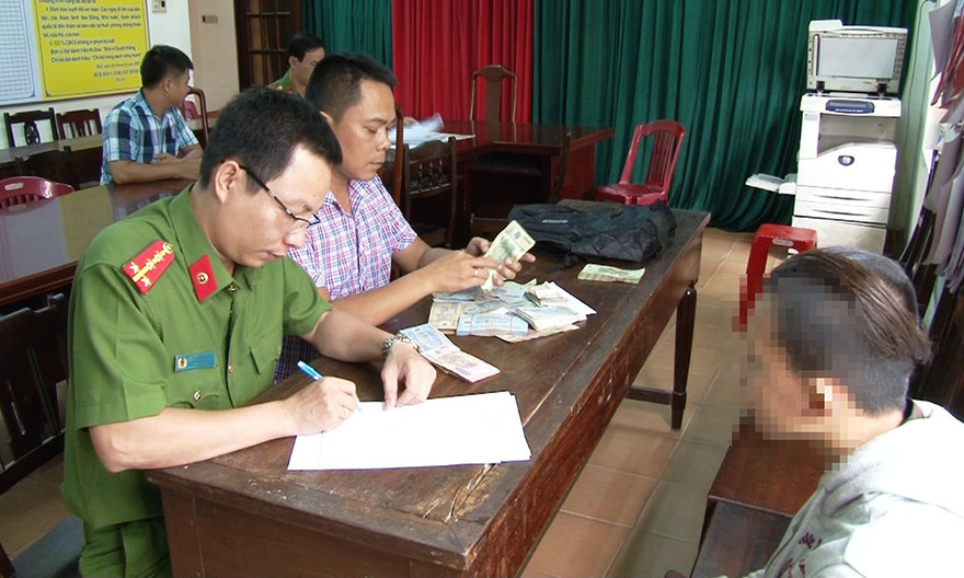Đối tượng trộm tiền chùa tại cơ quan công an Huế. 