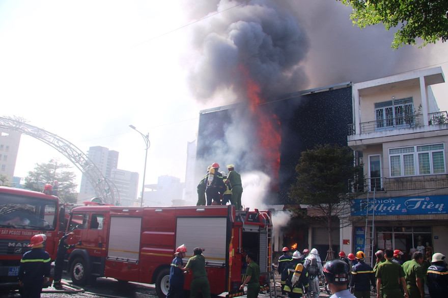 Hiện trường vụ cháy. Ảnh Nguyễn Thành