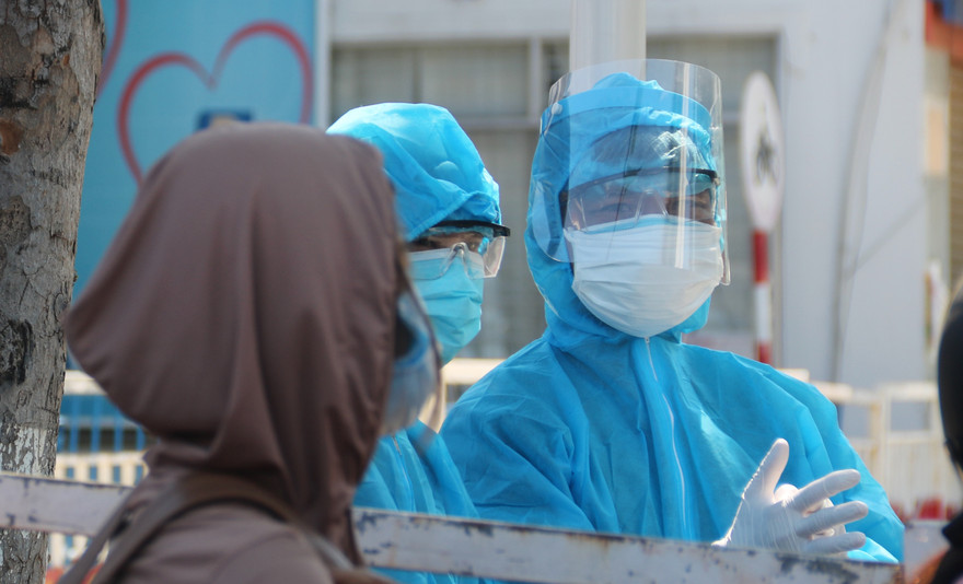 Nhân viên y tế TP Đà Nẵng làm việc trong khu vực cách ly y tế hồi tháng 8/2020. Ảnh: Nguyễn Thành