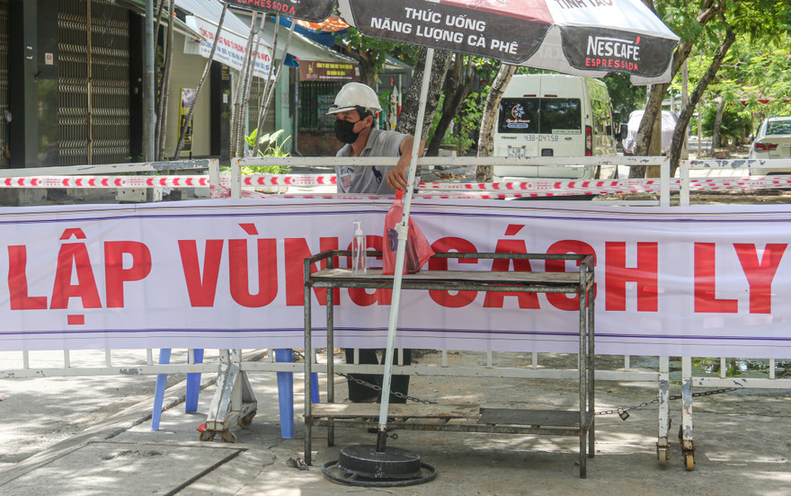 Đà Nẵng thiết lập thêm nhiều vùng cách ly tại các khu dân cư để ngăn ngừa COVID-19.