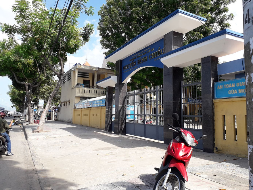 Nam sinh Đà Nẵng nghi bị đánh hội đồng sát trường học.