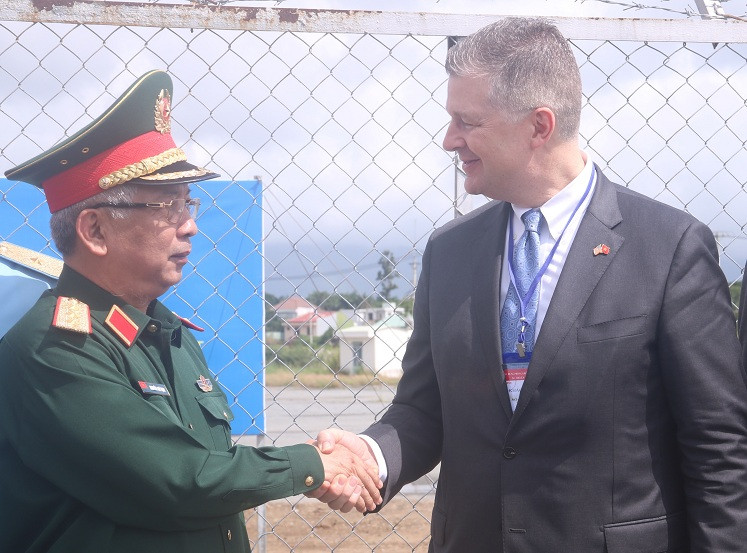 Bàn giao gần 14 ha đất sân bay Đà Nẵng đã xử lý nhiễm Dioxin