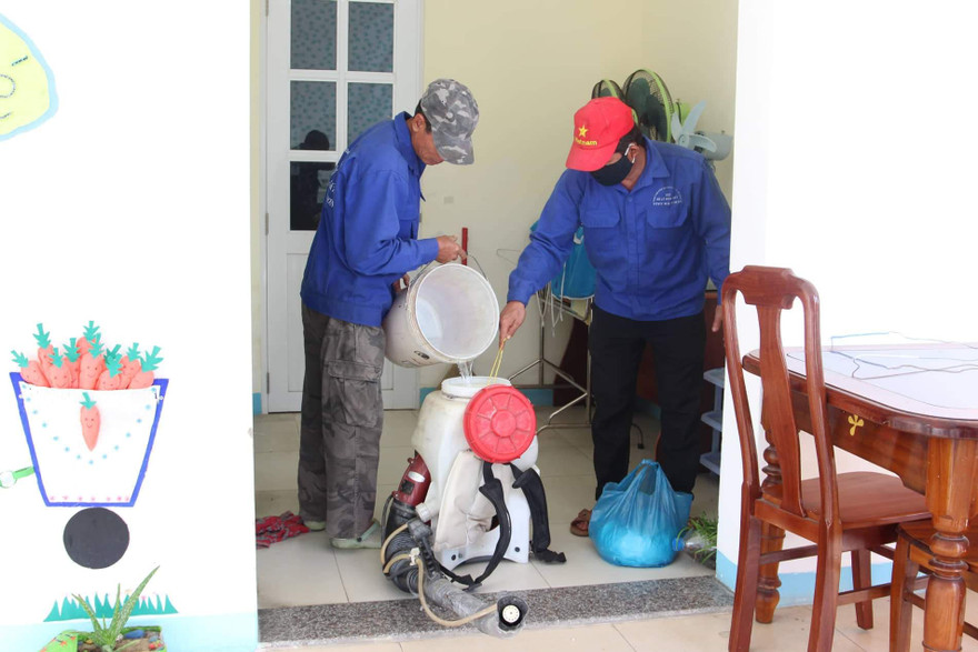 Trong thời gian học sinh nghỉ học, các trường học ở Đà Nẵng đã được phun tiêu độc khử trùng. Ảnh:V.N