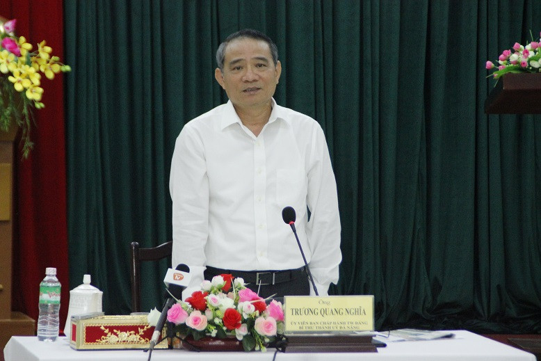 Bí thư Thành ủy Đà Nẵng Trương Quang Nghĩa tại buổi làm việc với UB MTTQ thành phố sáng nay (10/4). Ảnh N.T