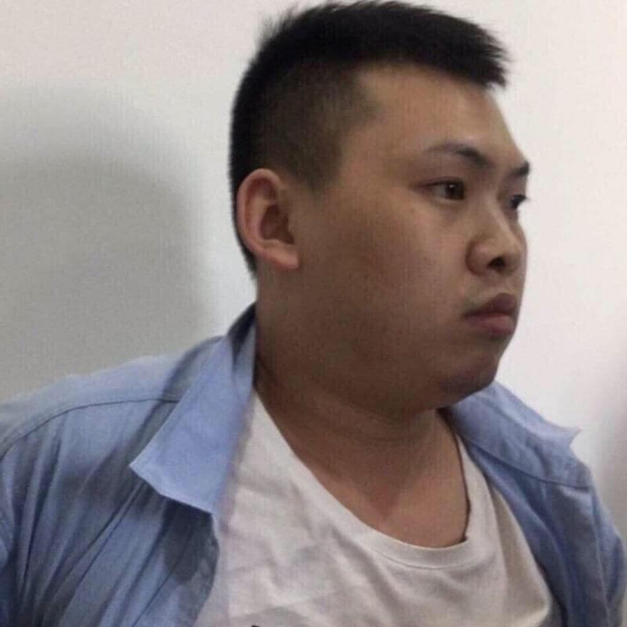 Nghi phạm Xiao Qui Ping tại cơ quan công an. Ảnh: CA cung cấp