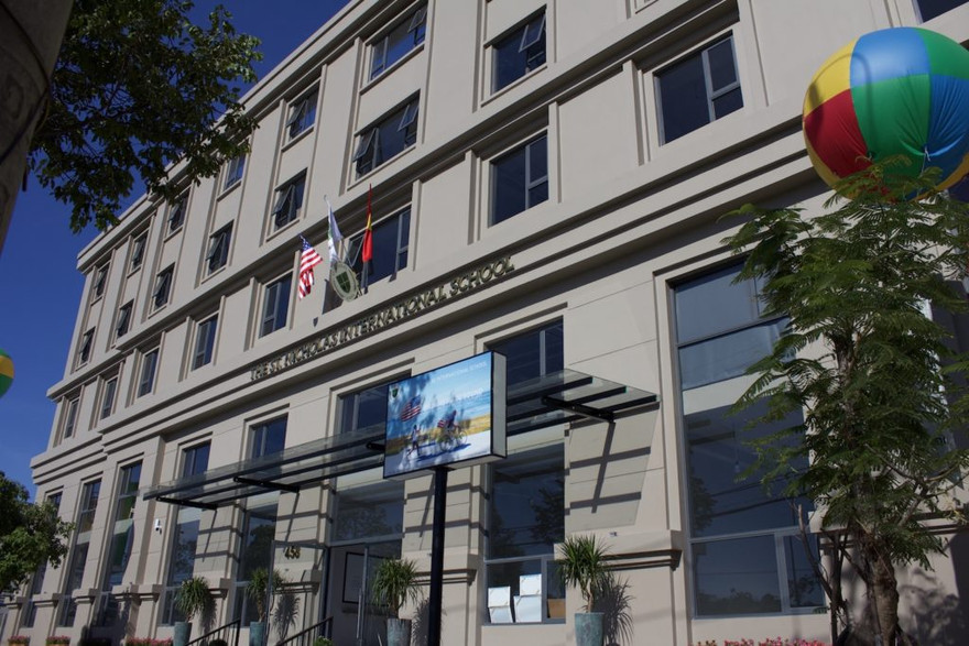 Trường Tiểu học, THCS và THPT St. Nicholas tại khu đất số 458 Nguyễn Hữu Thọ 