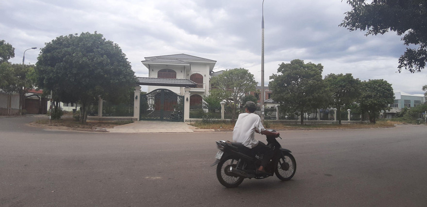 Hai lô đất A51 và A52 tại khu phố mới Tân Thanh (Tam Kỳ, Quảng Nam) đã được xây dựng biệt thự. 