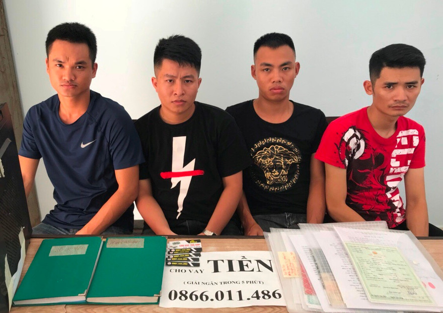 4 trong số 6 đối tượng đường dây vừa bị bắt. 