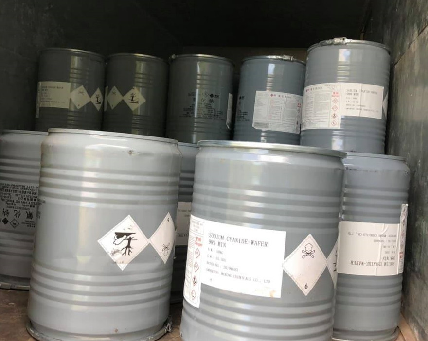 4,7 tấn xyanua cực độc vận chuyển bằng giấy tờ photo đang được Công an Quảng Nam tạm giữ để làm rõ nguồn gốc. 